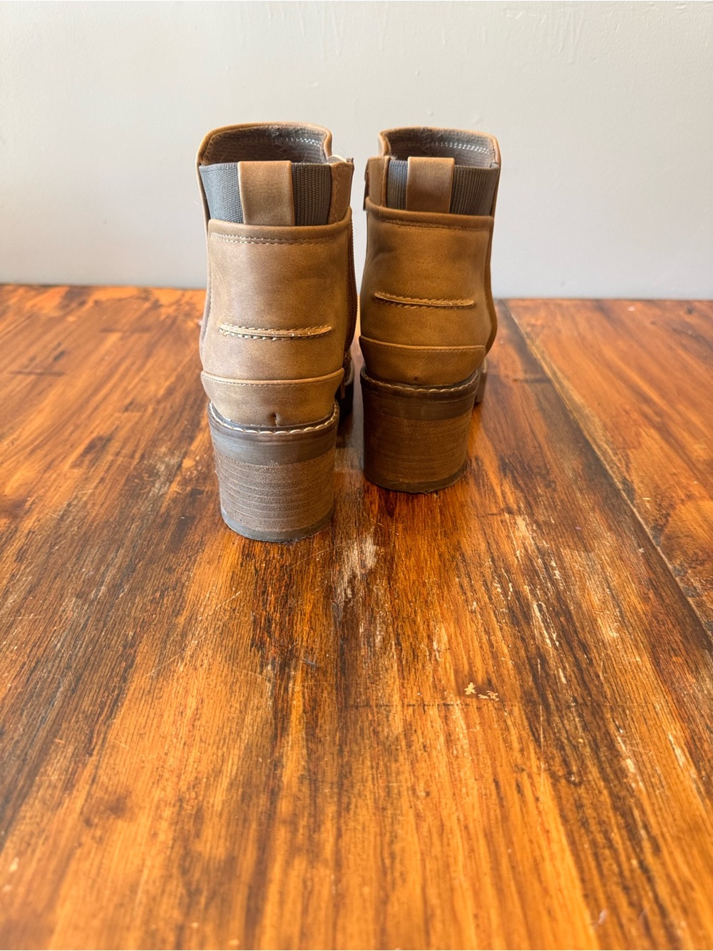 Women’s Brown Chelsea Ankle Boots - Picture 2 of 3